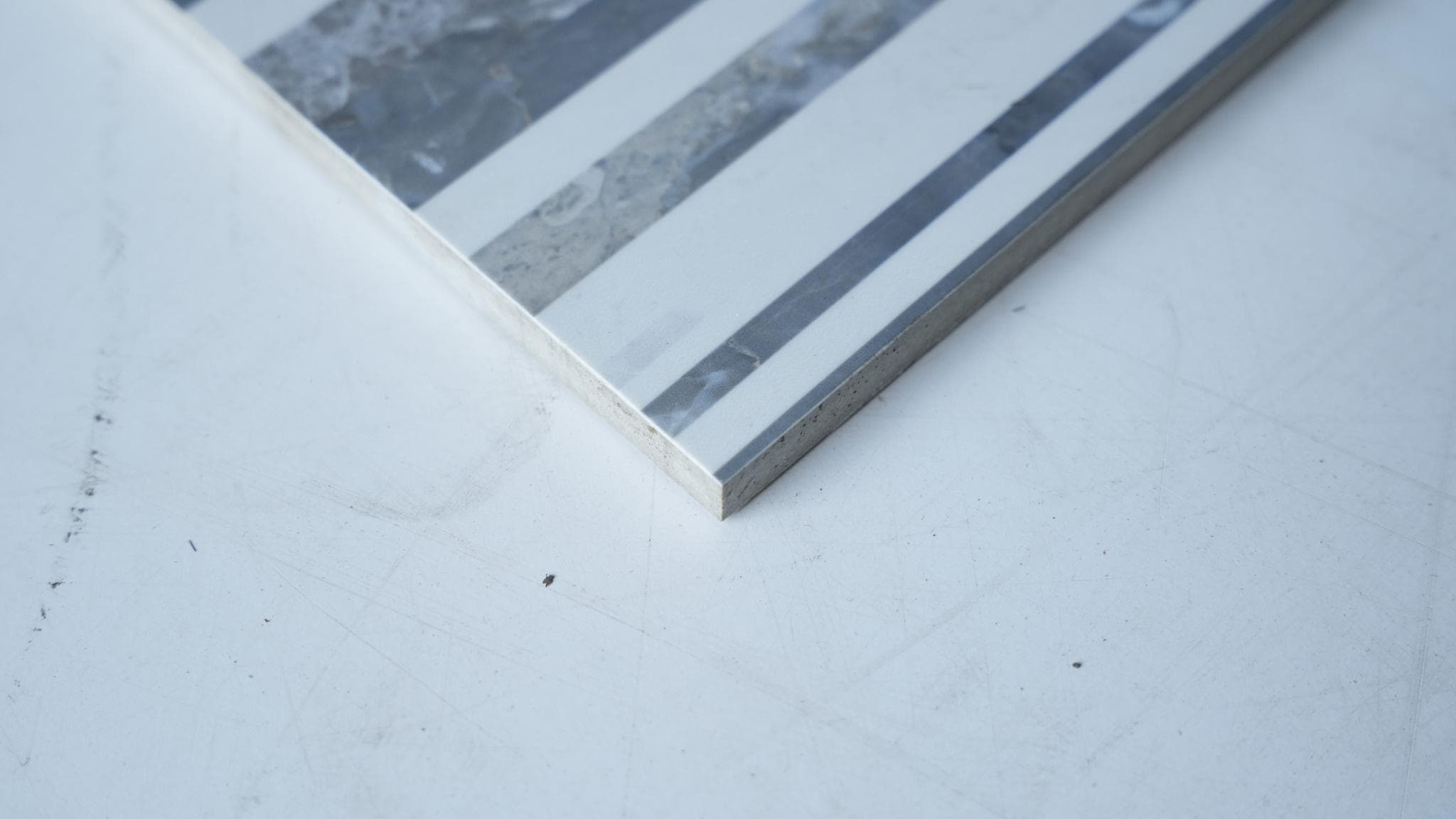 Gạch ốp lát Sinyih Ceramica 60x120 A61757YT3A