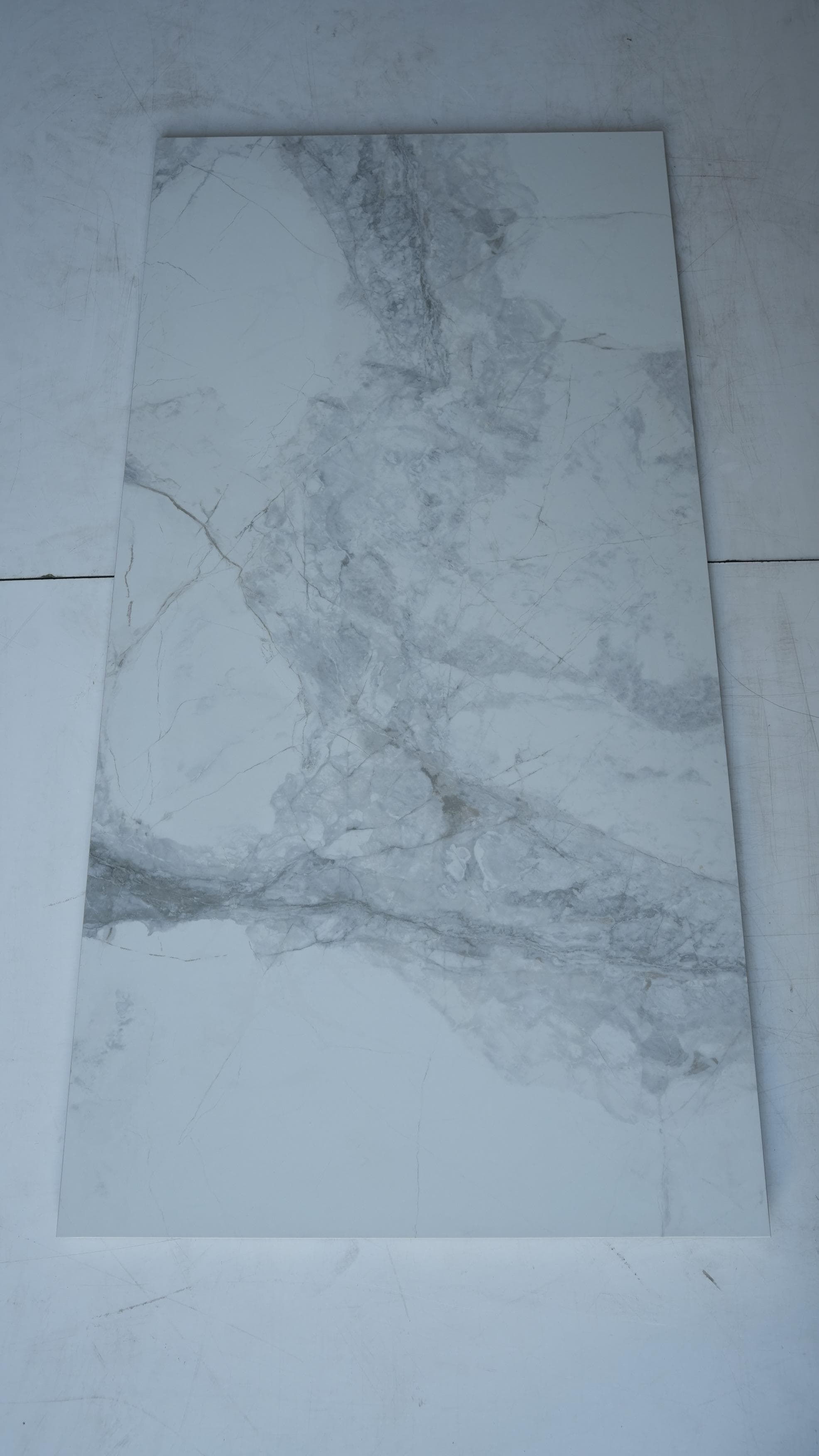 Gạch ốp lát Sinyih Ceramica 60x120 H61752YA