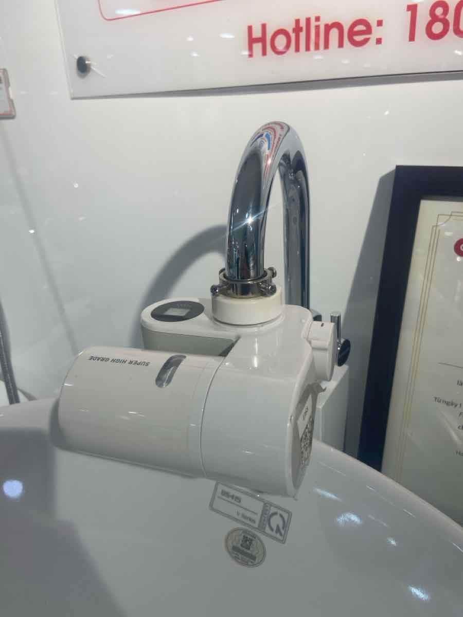 Thiết bị lọc nước tại vòi Cleansui EF102