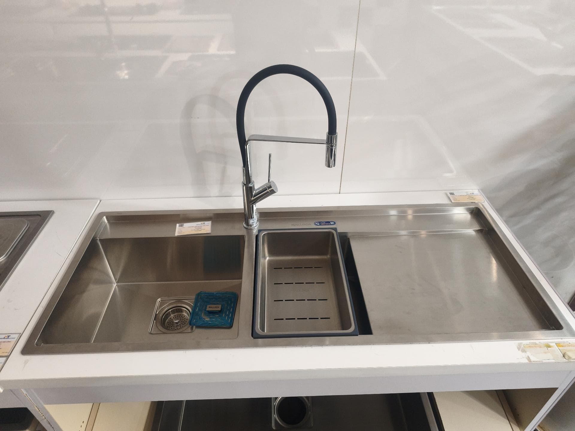 Chậu 2 hộc có bàn chờ Inox 304 Malloca MS6306ST