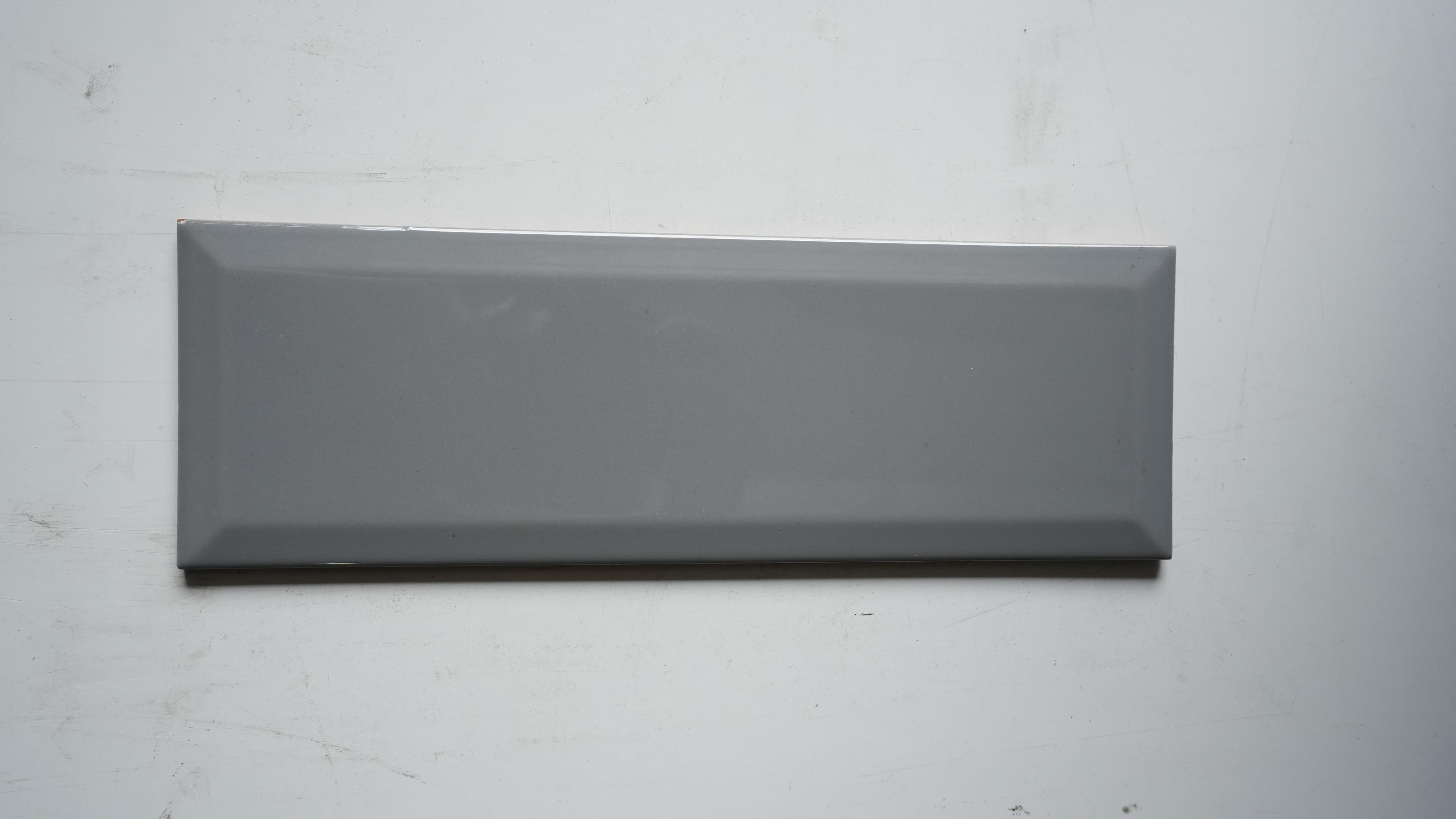 Gạch ốp tường Grand Home 10x30 APE(10X30)LOFTPLATA