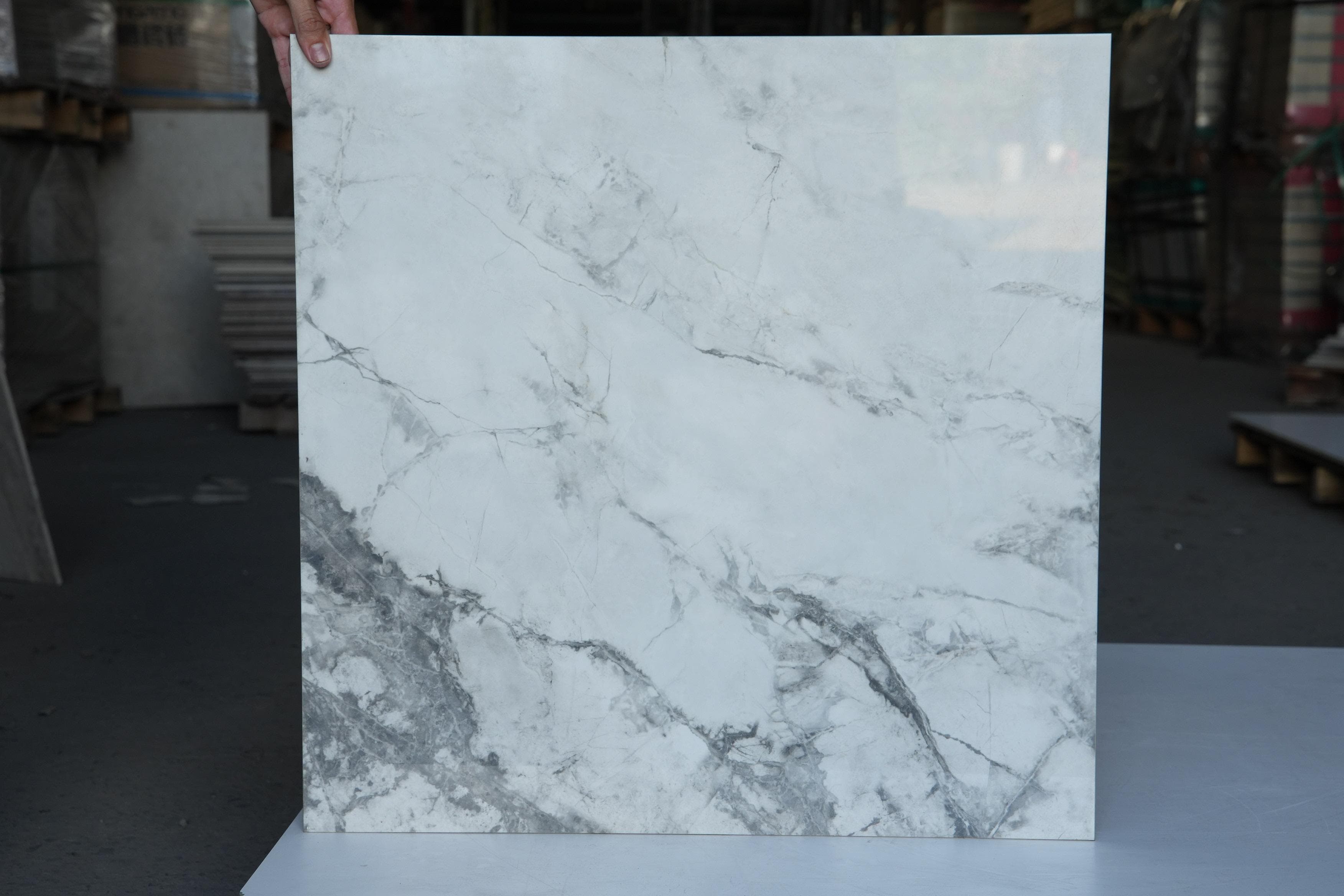 Gạch ốp lát Ape Grupo 60x60 INVISIBLEGOLDPOL.RECT 60x60