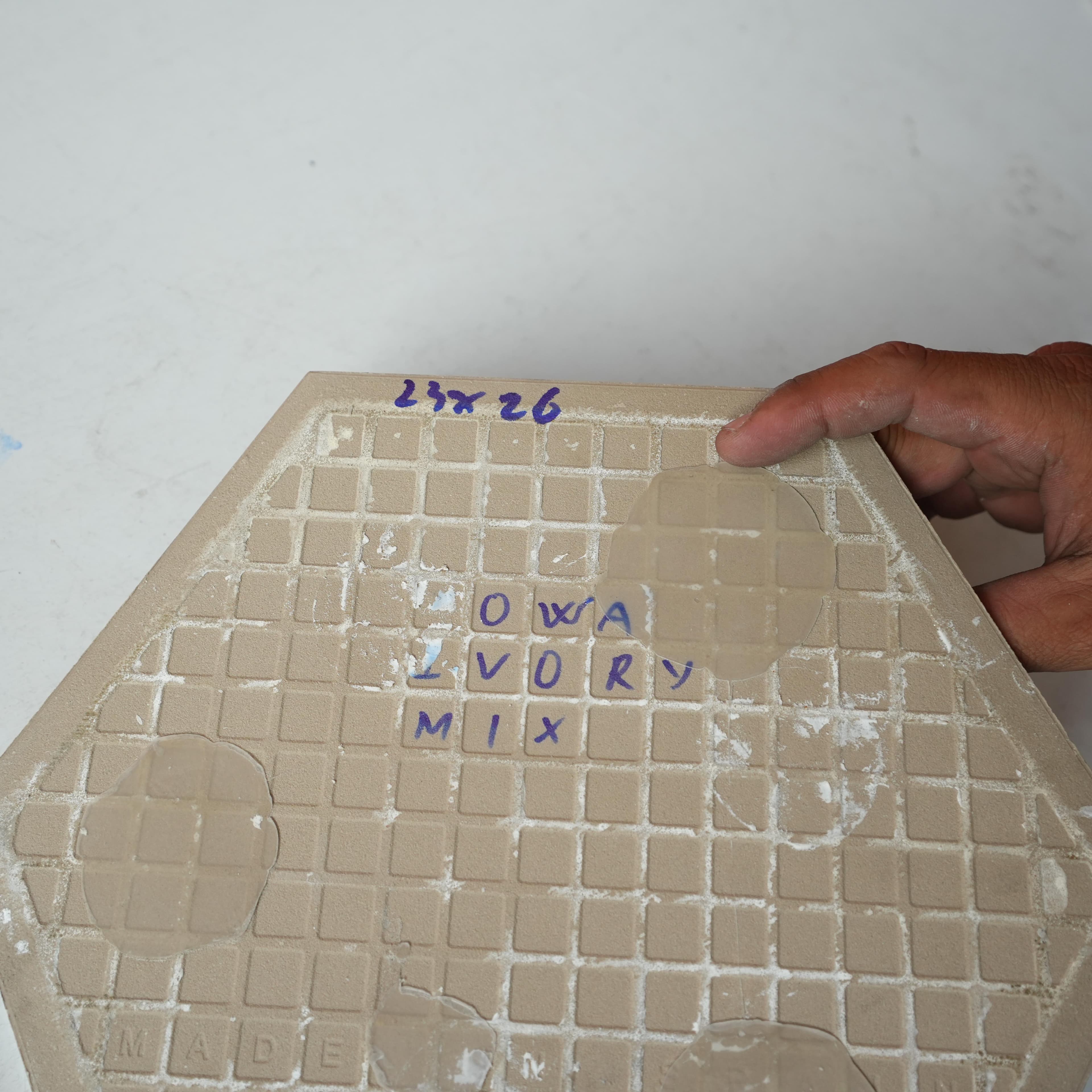 Gạch ốp lát Ape Grupo 23x26 IOWAIVORYMIX