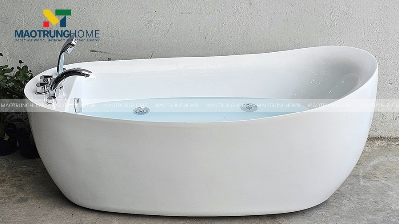 Acrylic có bề mặt nhẵn mịn, không thấm nước