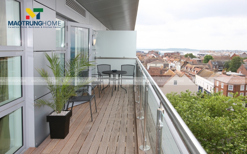 Chọn gạch ốp ban công chịu nhiệt tốt