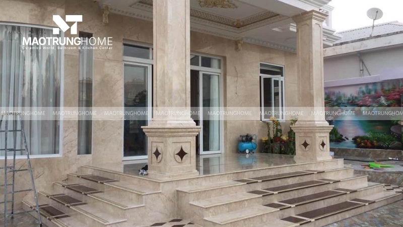 Mẫu gạch ốp cột vuông ấn tượng