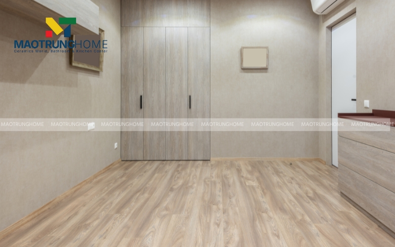 Gạch chân tường đồng bộ