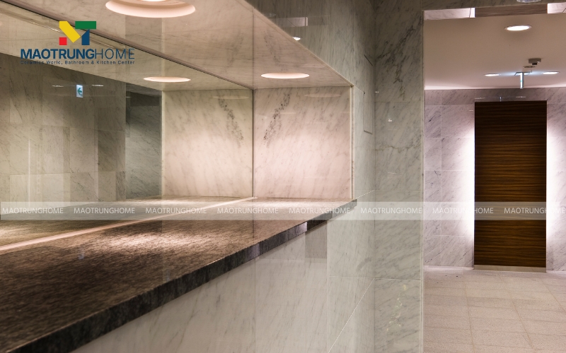 Gạch ốp chân tường cao