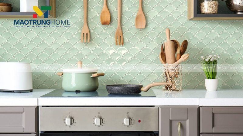 Mẫu gạch mosaic ốp nhà bếp: Mosaic vảy cá (Mẫu 1).