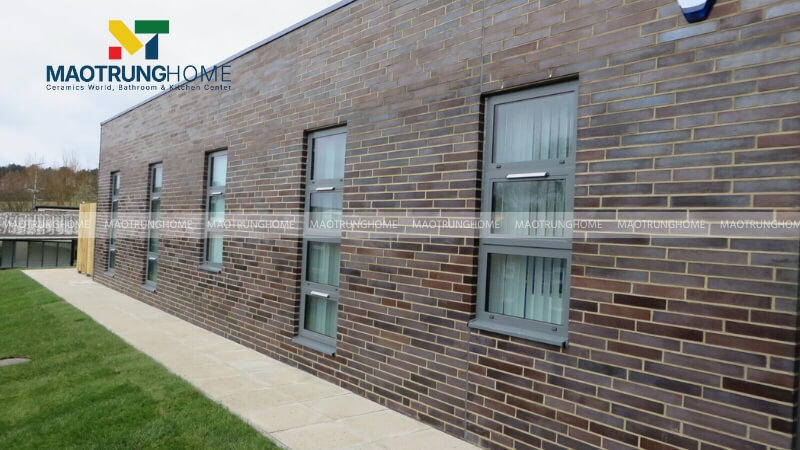 Gạch thẻ ốp mặt tiền ngôi nhà mẫu 2.