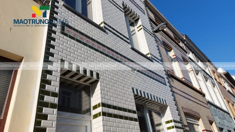 Gạch thẻ ốp mặt tiền ngôi nhà 1.