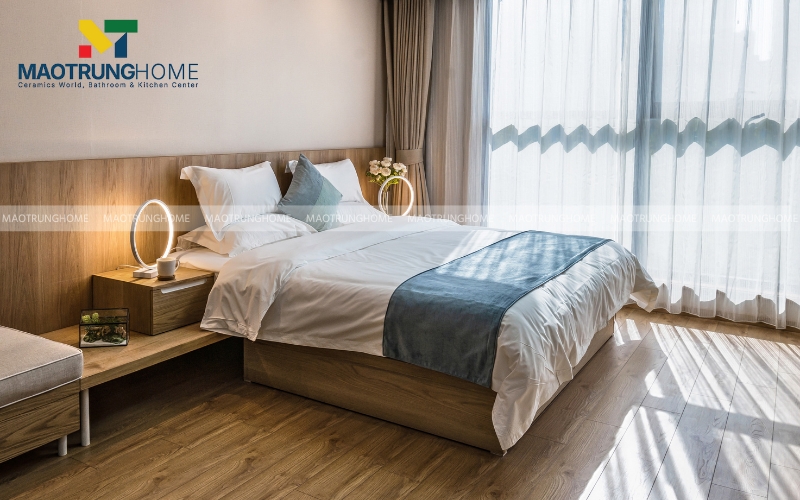 Phòng ngủ ốp gạch lửng 