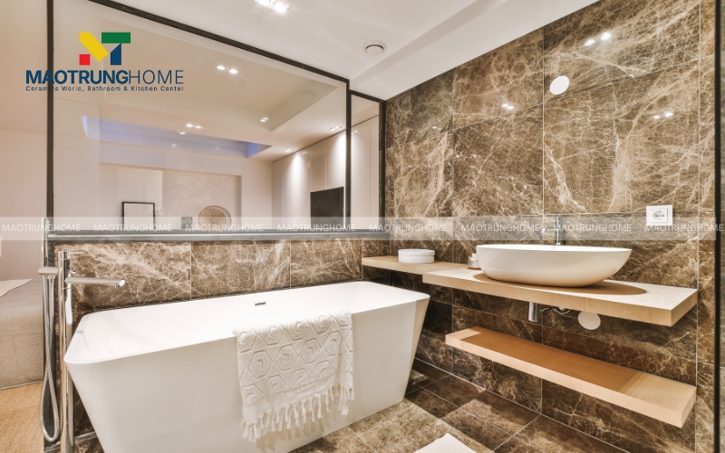 Ốp gạch toàn bộ tường