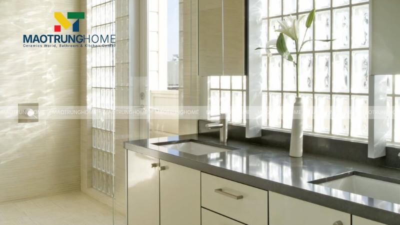 Giá gạch kính lấy sáng có thể thay đổi tùy thuộc vào thương hiệu, mẫu mã và nhà cung cấp