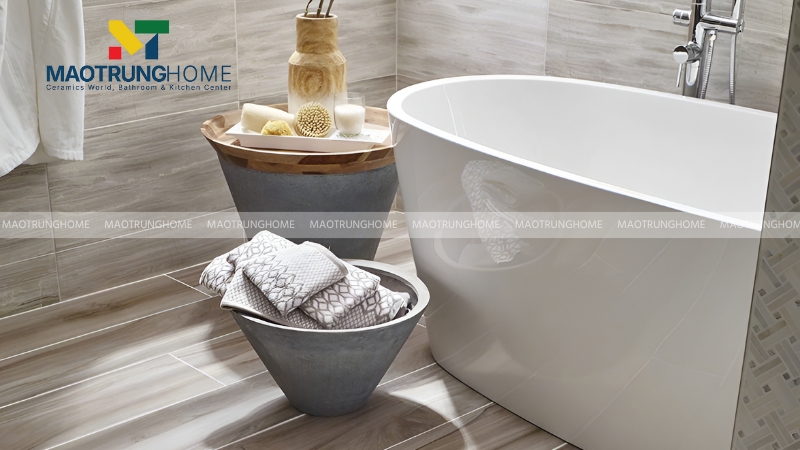 Phối gạch nhà vệ sinh màu xám: Gạch vân gỗ màu xám (Mẫu 4)