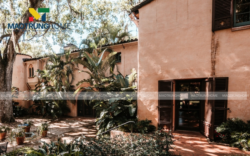 Chân tường ốp gạch Cotto truyền thống