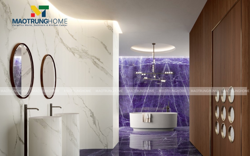 Một góc tường ốp gạch vân đá màu tím