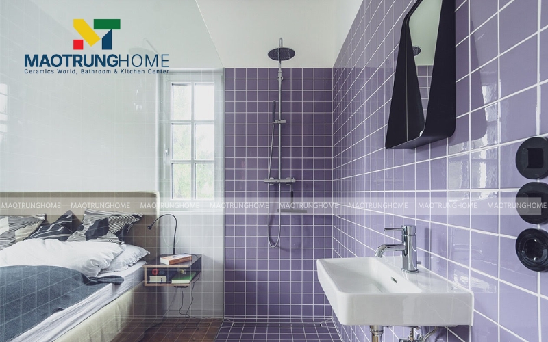 Phòng tắm ốp gạch tím pastel
