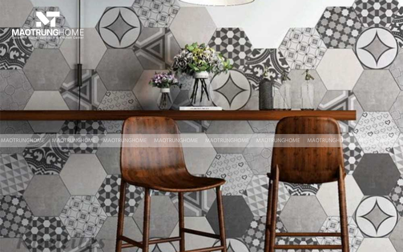 Quán coffee gạch mosaic hoa văn