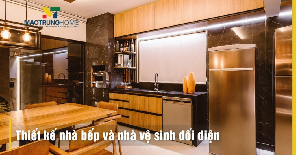 Nhà bếp cạnh nhà vệ sinh