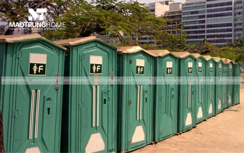 Nhà vệ sinh ngoài trời