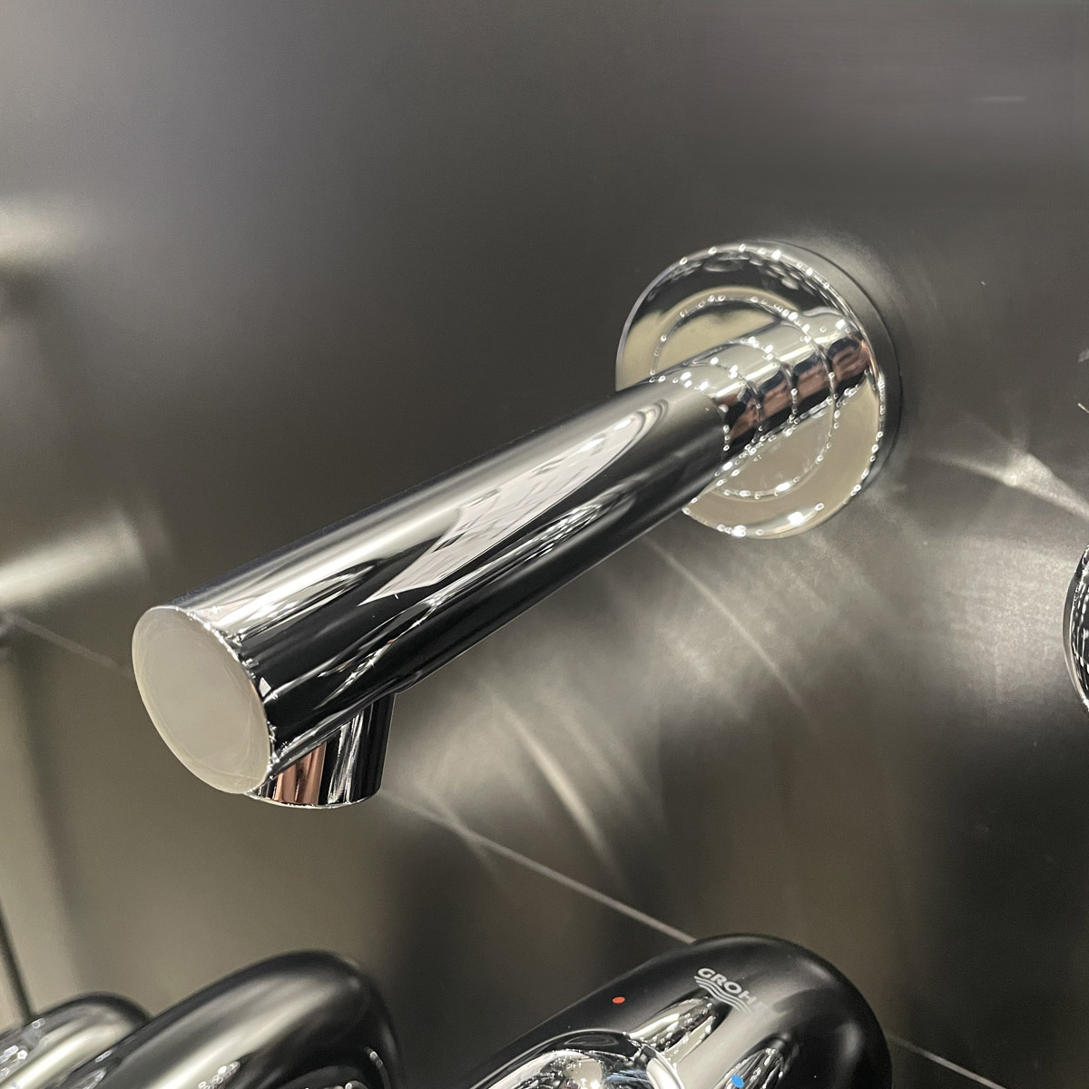 Vòi chậu gắn tường nóng lạnh 2 lỗ Concetto GROHE 19575001 - Ảnh 9