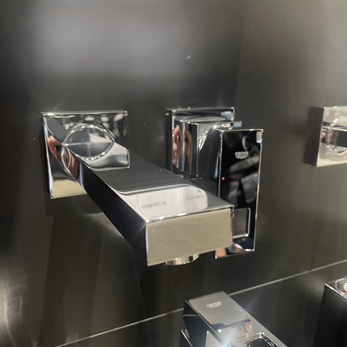 Vòi chậu nóng lạnh gắn tường 2 lỗ Eurocube GROHE 19895000 - Ảnh 6