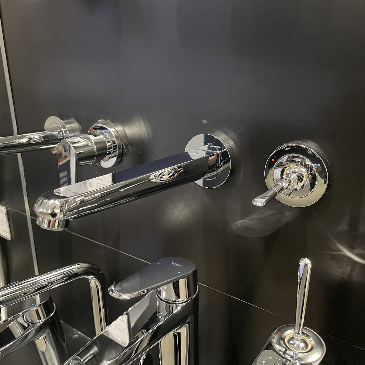 Vòi chậu gắn tường nóng lạnh 2 lỗ Eurodisc Joy GROHE 19969000 - Ảnh 5