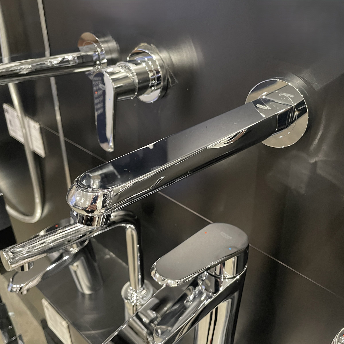 Vòi chậu gắn tường nóng lạnh 2 lỗ Eurodisc Joy GROHE 19969000 - Ảnh 8