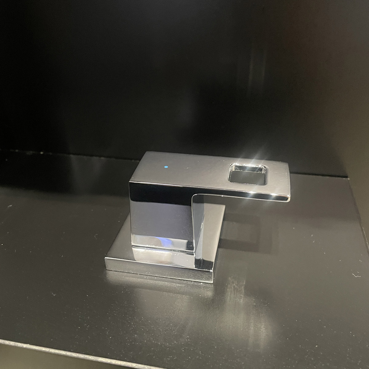 Vòi chậu nóng lạnh 3 lỗ Eurocube GROHE 20351000 - Ảnh 7