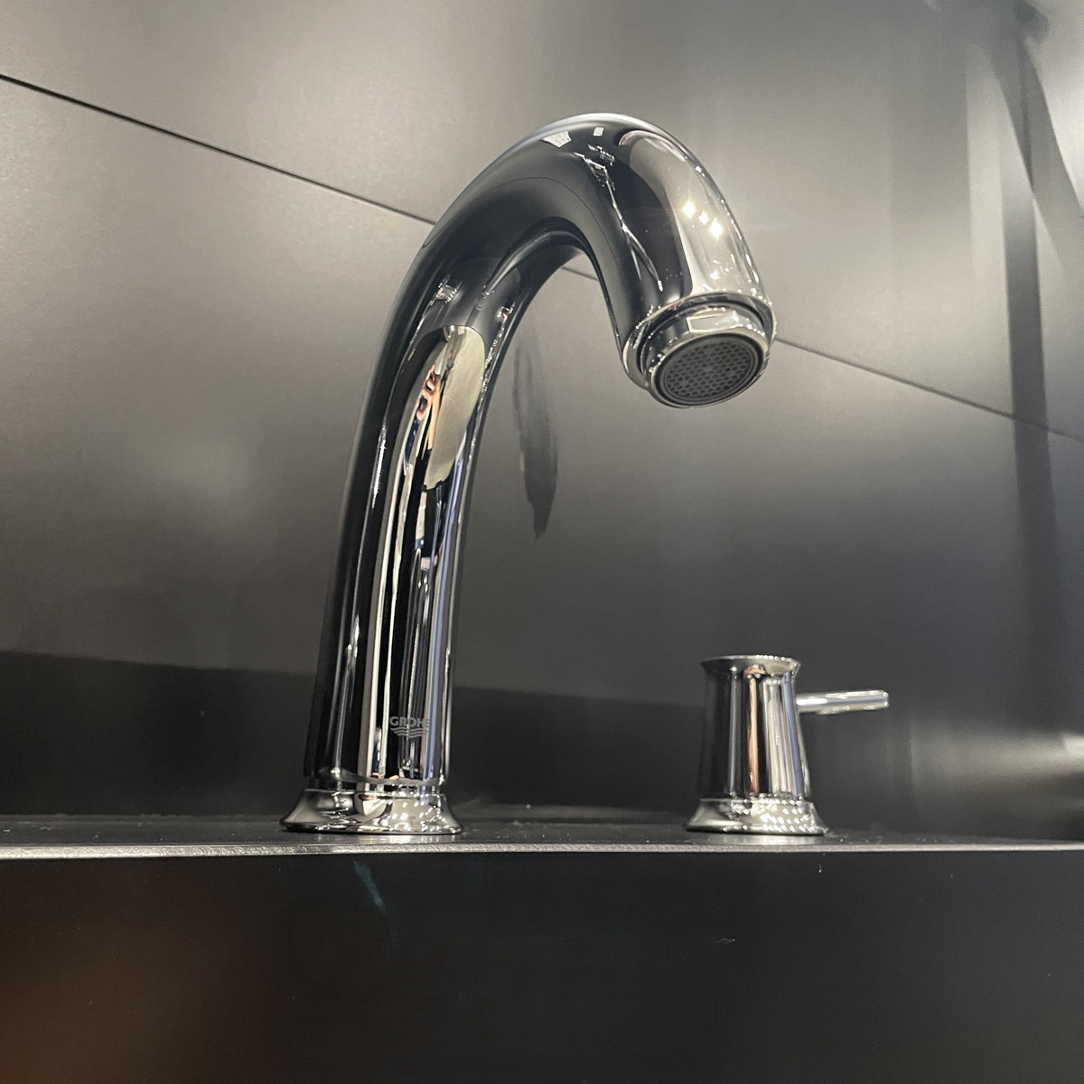 Vòi chậu nóng lạnh BauClassic 3 lỗ Grohe 20470000 - Ảnh 7