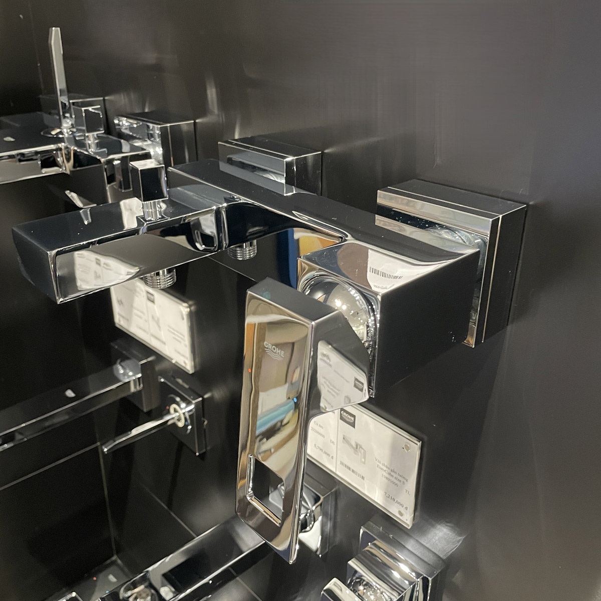 Củ sen tắm nóng lạnh Eurocube Grohe 23140000 - Ảnh 8