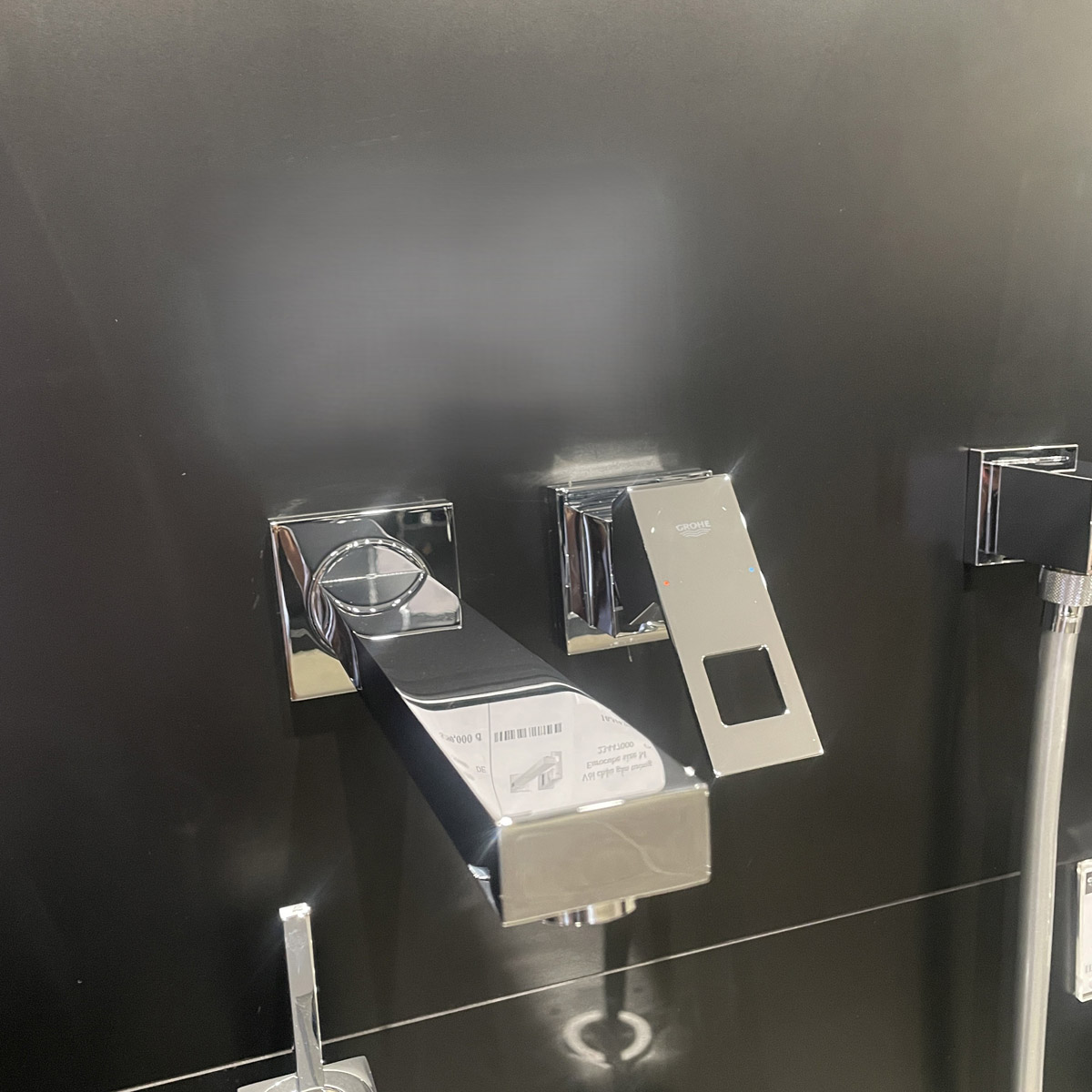 Vòi chậu nóng lạnh gắn tường 2 lỗ Eurocube GROHE 23447000 - Ảnh 5