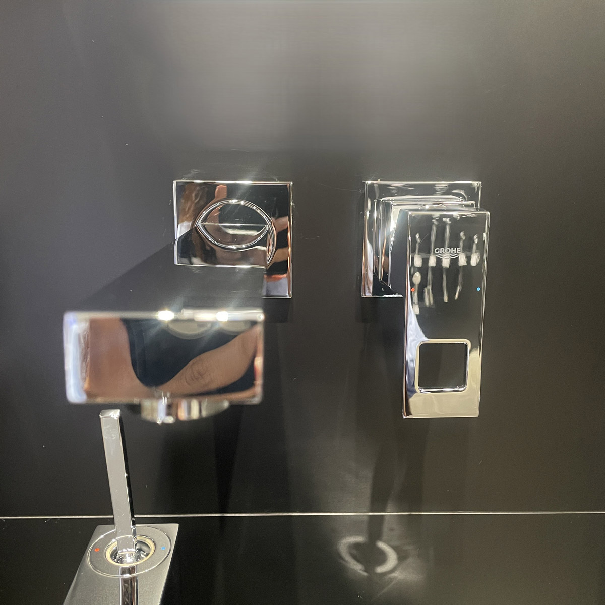 Vòi chậu nóng lạnh gắn tường 2 lỗ Eurocube GROHE 23447000 - Ảnh 7