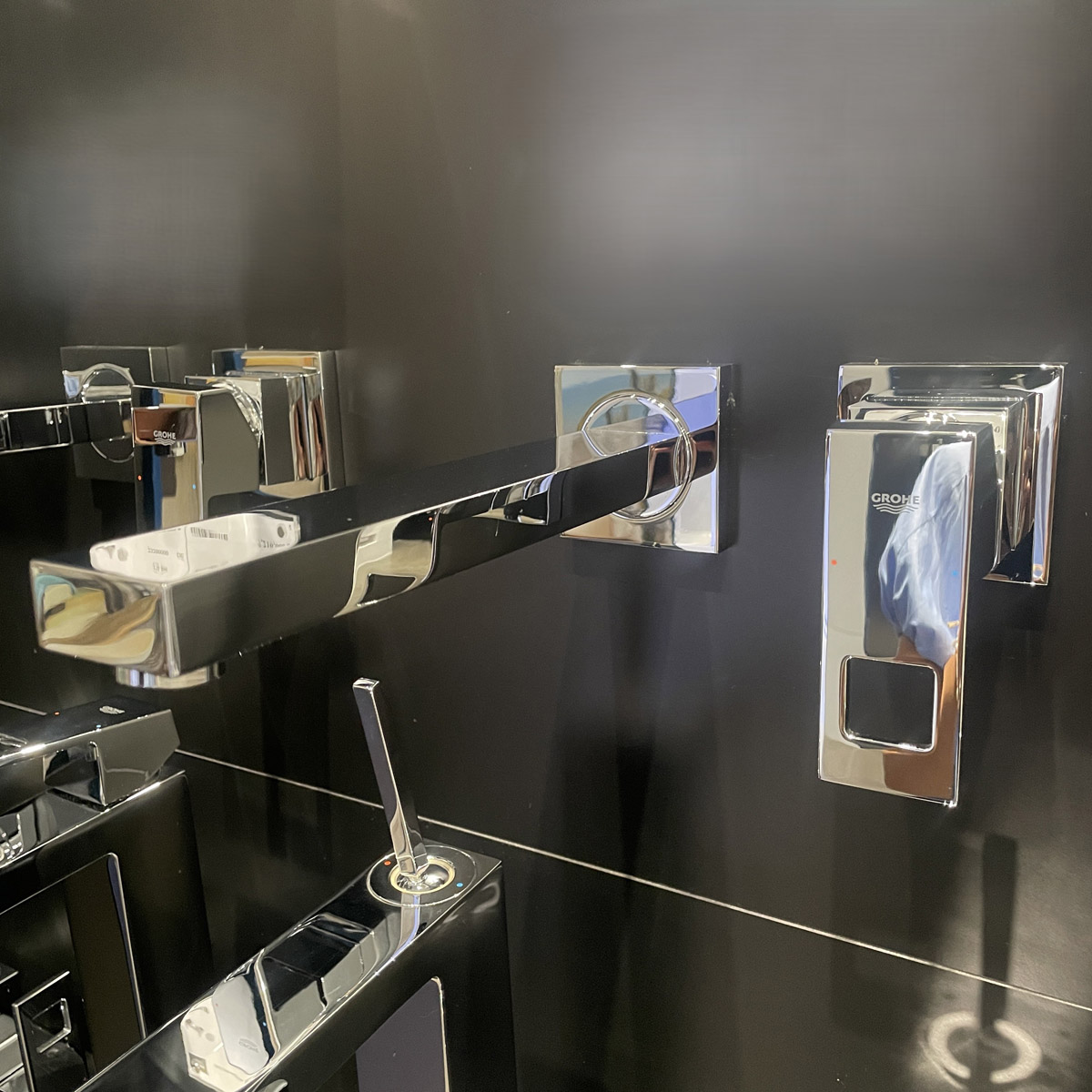 Vòi chậu nóng lạnh gắn tường 2 lỗ Eurocube GROHE 23447000 - Ảnh 9