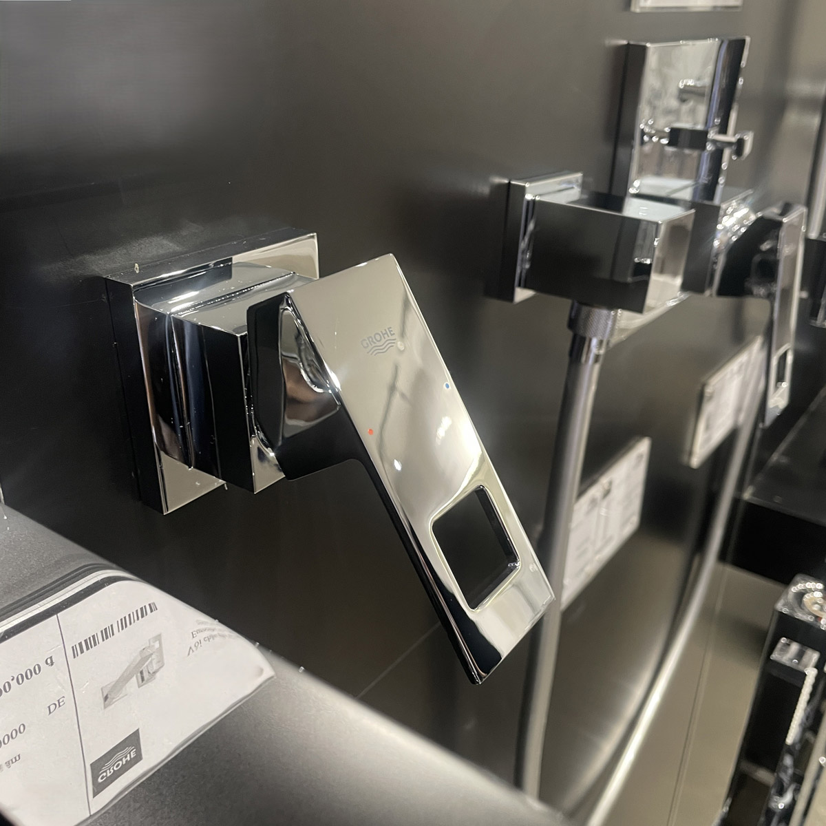 Vòi chậu nóng lạnh gắn tường 2 lỗ Eurocube GROHE 23447000 - Ảnh 10