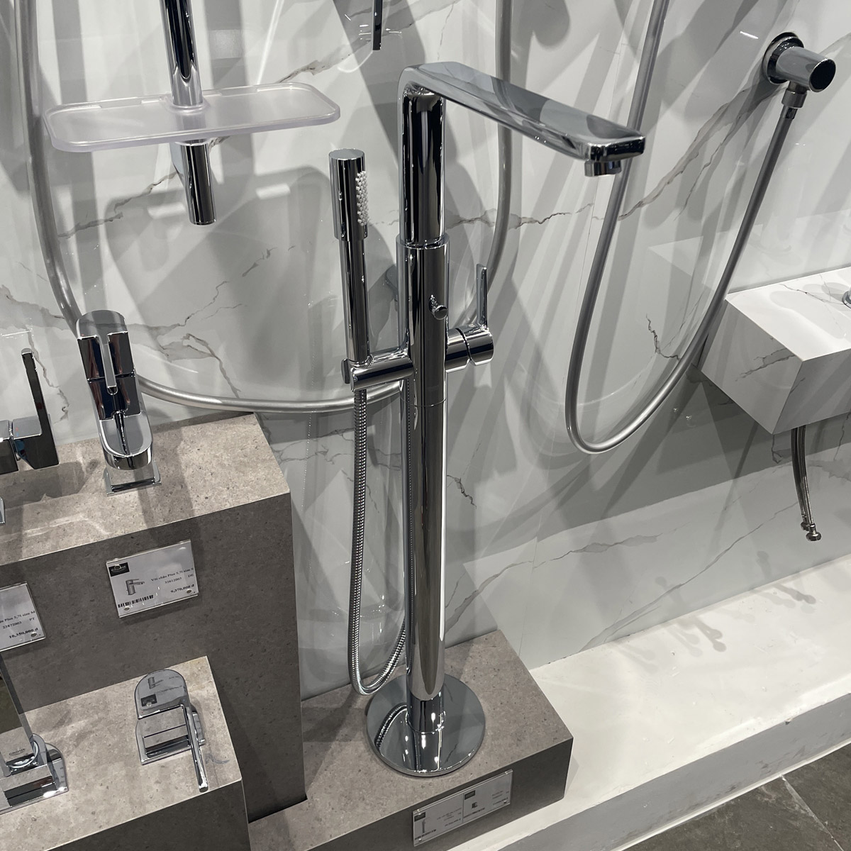 Vòi bồn tắm nóng lạnh đặt sàn Lineare GROHE 23792001 - Ảnh 5
