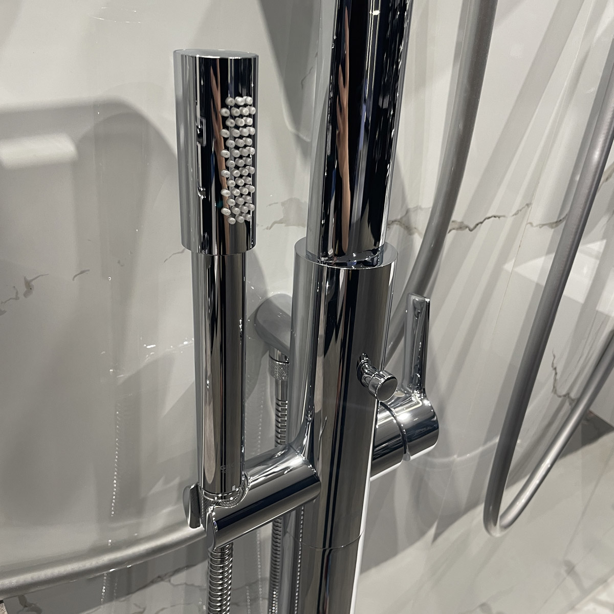 Vòi bồn tắm nóng lạnh đặt sàn Lineare GROHE 23792001 - Ảnh 9