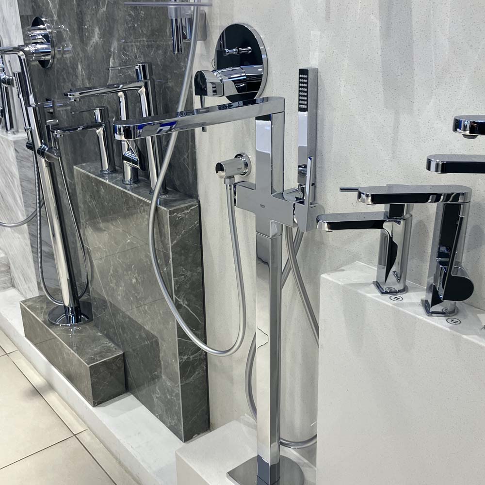 Vòi bồn tắm đặt sàn nóng lạnh Plus GROHE 23846003 - Ảnh 4