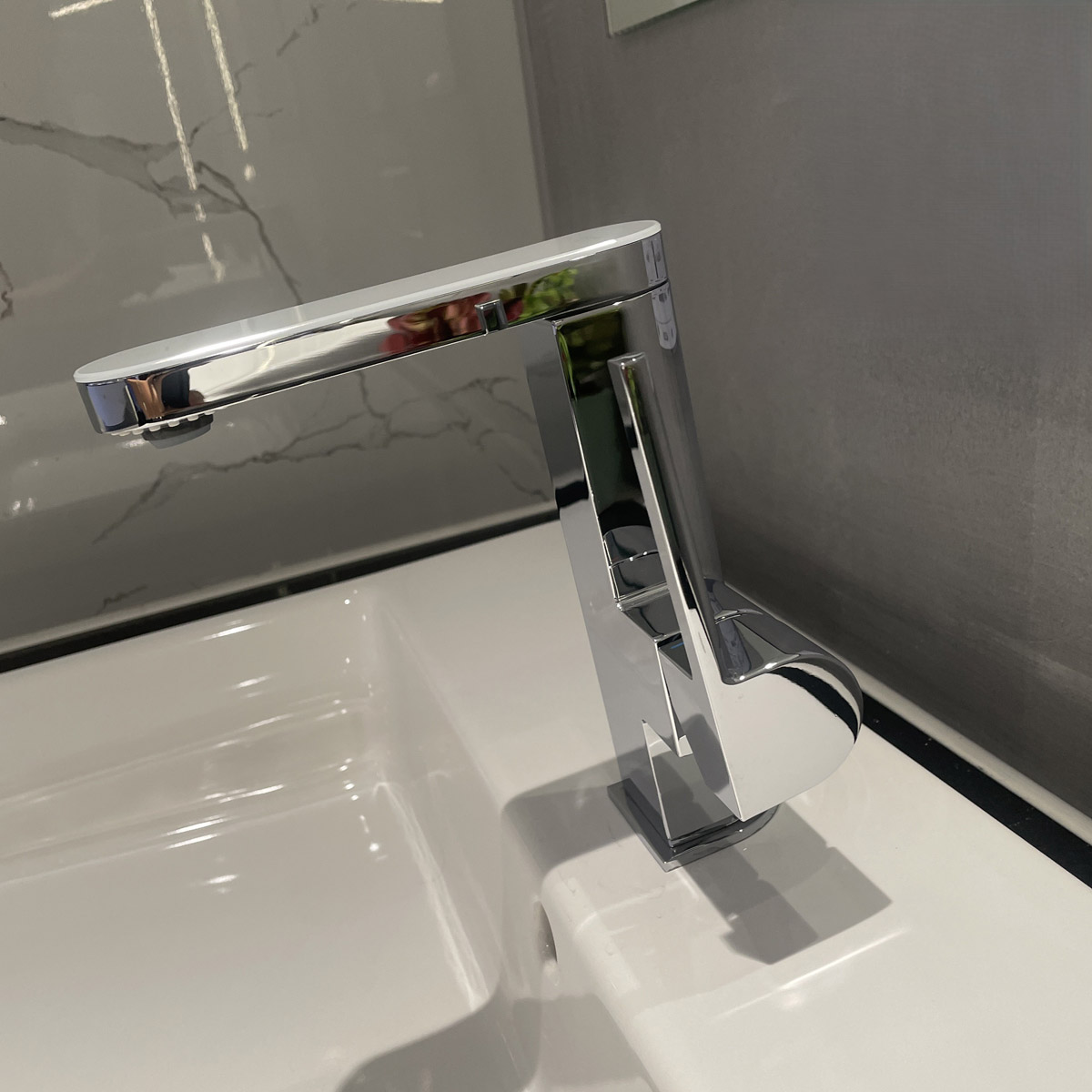 Vòi chậu nóng lạnh Plus GROHE 23958003 - Ảnh 5