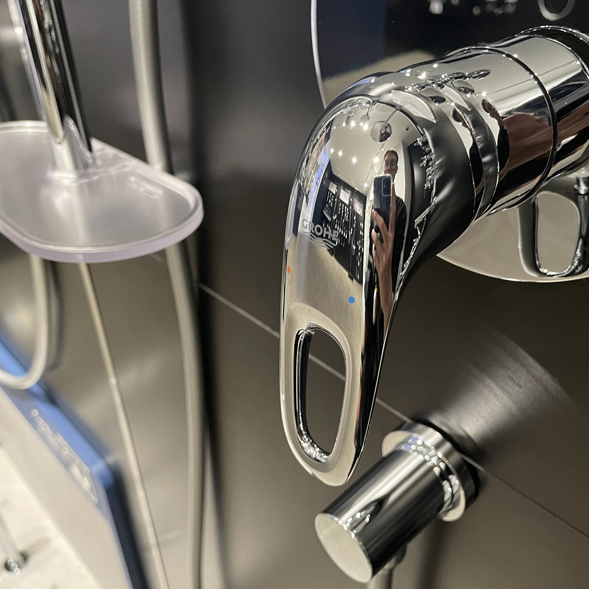 Van nóng lạnh kèm chuyển hướng 2 đường Eurostyle GROHE 24049003 - Ảnh 5