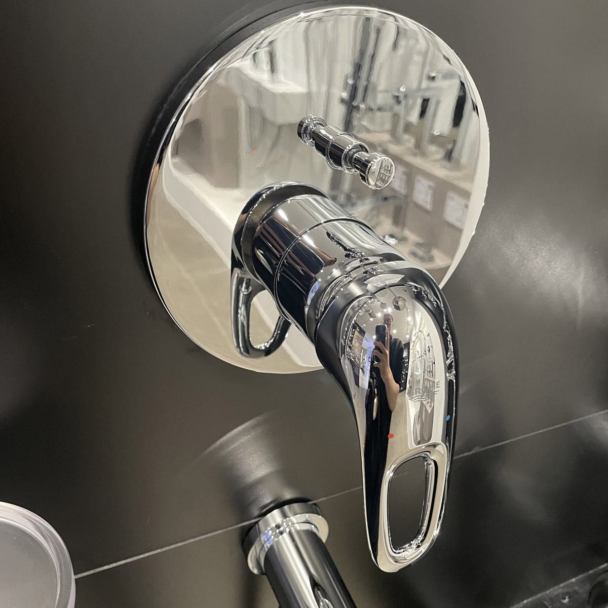 Van nóng lạnh kèm chuyển hướng 2 đường Eurostyle GROHE 24049003 - Ảnh 6