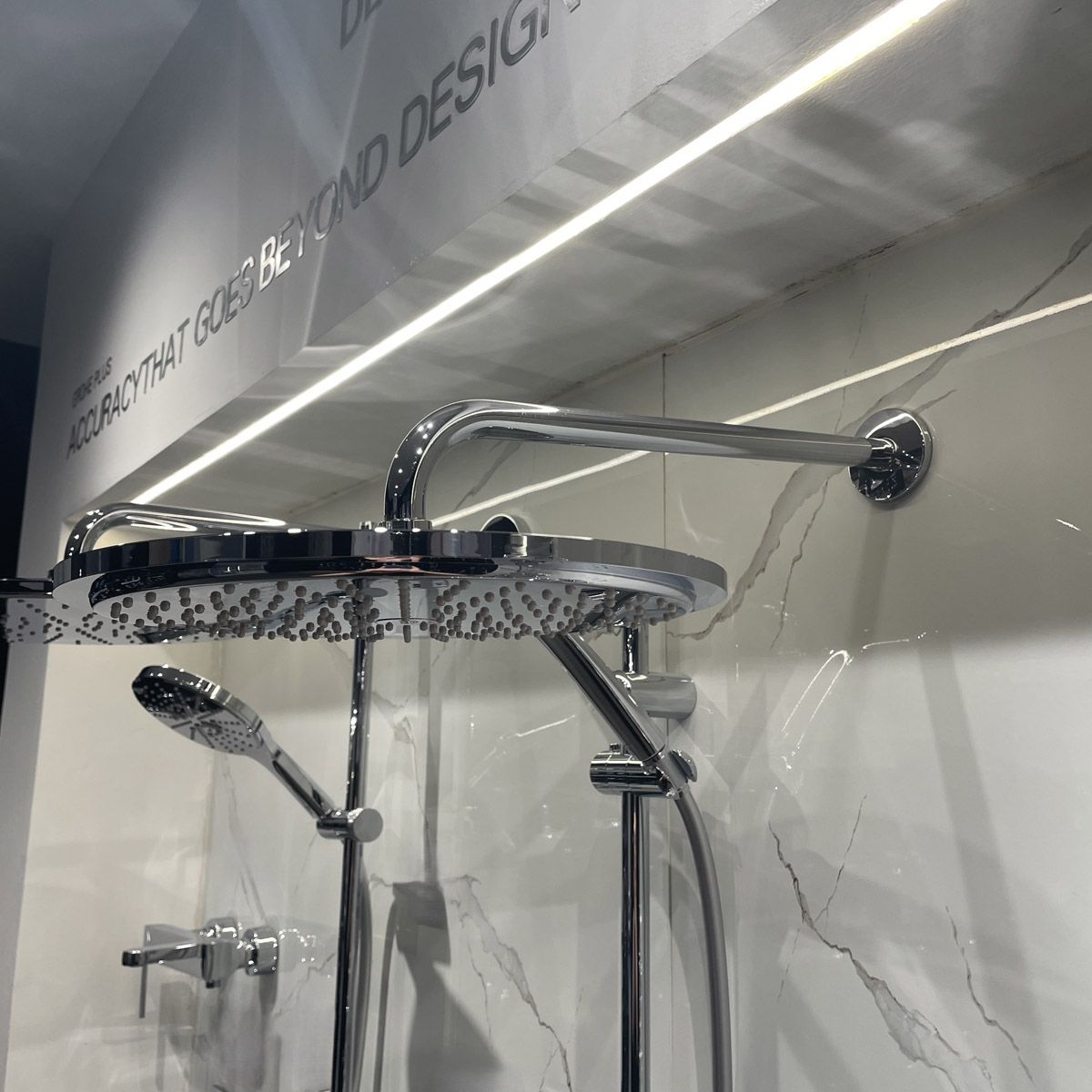 Bộ bát sen tắm gắn tường Rainshower Cosmopolitan 310 GROHE 26056000 - Ảnh 5