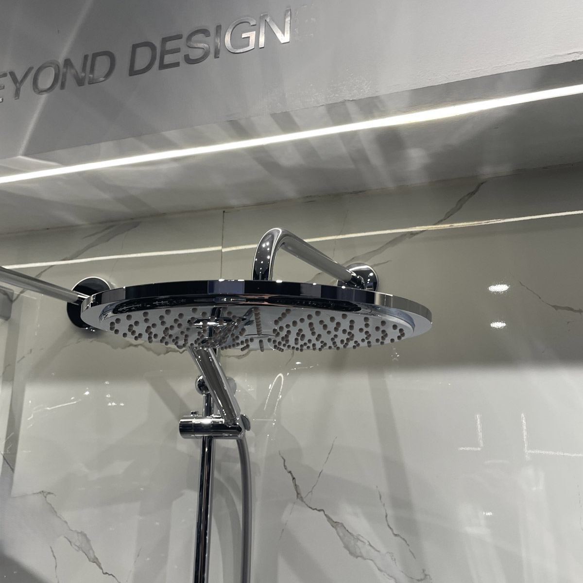 Bộ bát sen tắm gắn tường Rainshower Cosmopolitan 310 GROHE 26056000 - Ảnh 6