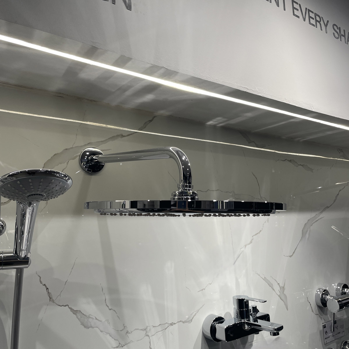 Bộ bát sen tắm gắn tường Rainshower Cosmopolitan 310 GROHE 26056000 - Ảnh 7