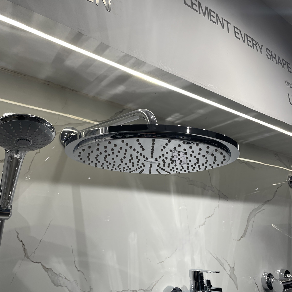 Bộ bát sen tắm gắn tường Rainshower Cosmopolitan 310 GROHE 26056000 - Ảnh 8