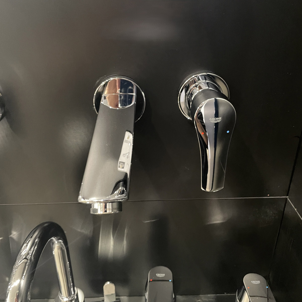 Vòi chậu gắn tường nóng lạnh 2 lỗ Eurosmart GROHE 29338003 - Ảnh 9