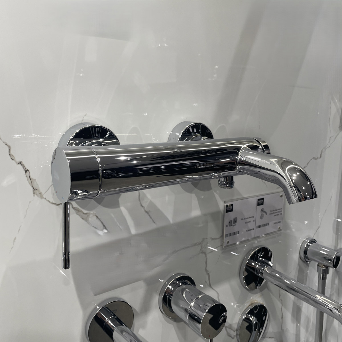 Củ sen tắm nóng lạnh Essence Grohe 33624001 - Ảnh 5