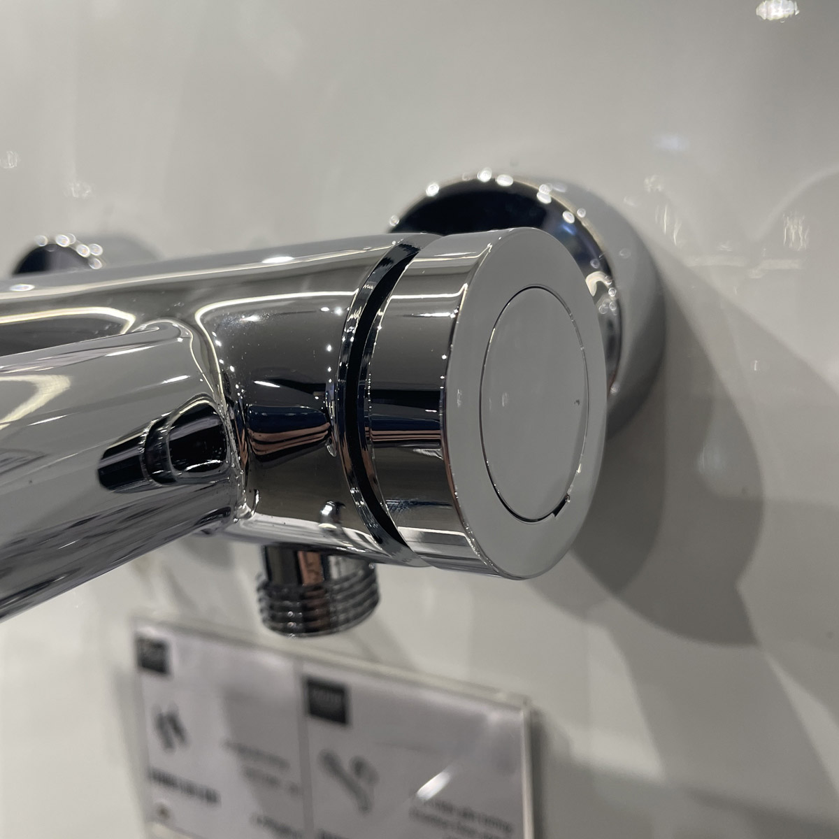 Củ sen tắm nóng lạnh Essence Grohe 33624001 - Ảnh 8