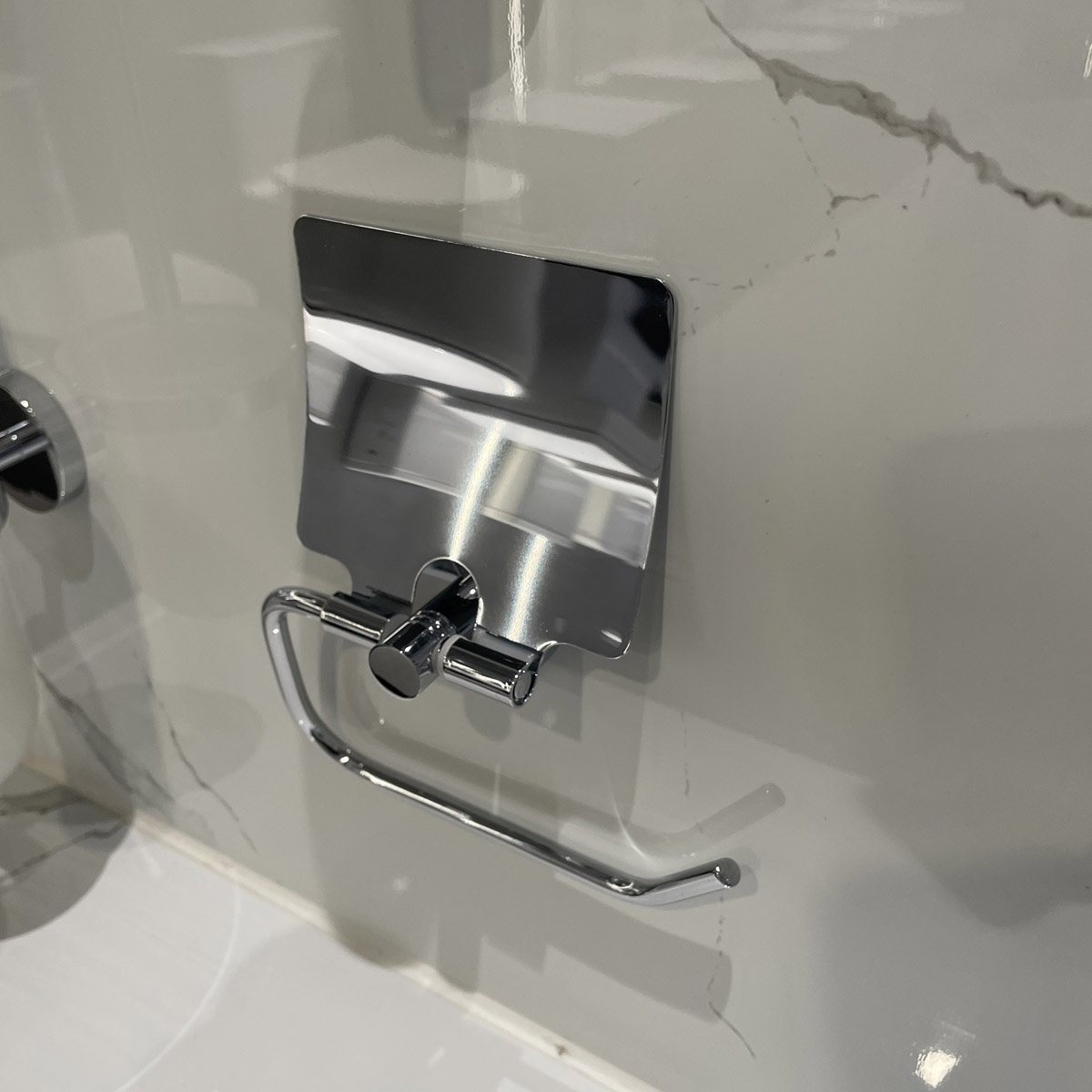 Lô giấy vệ sinh có nắp Essentials GROHE 40367001 - Ảnh 9